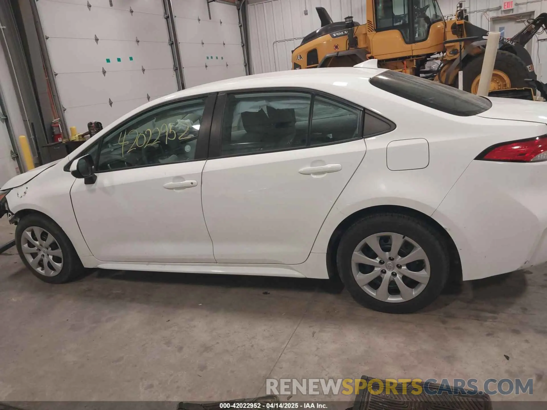 14 fotografías del automóvil dañado 5YFEPMAE3MP206234 TOYOTA COROLLA 2021