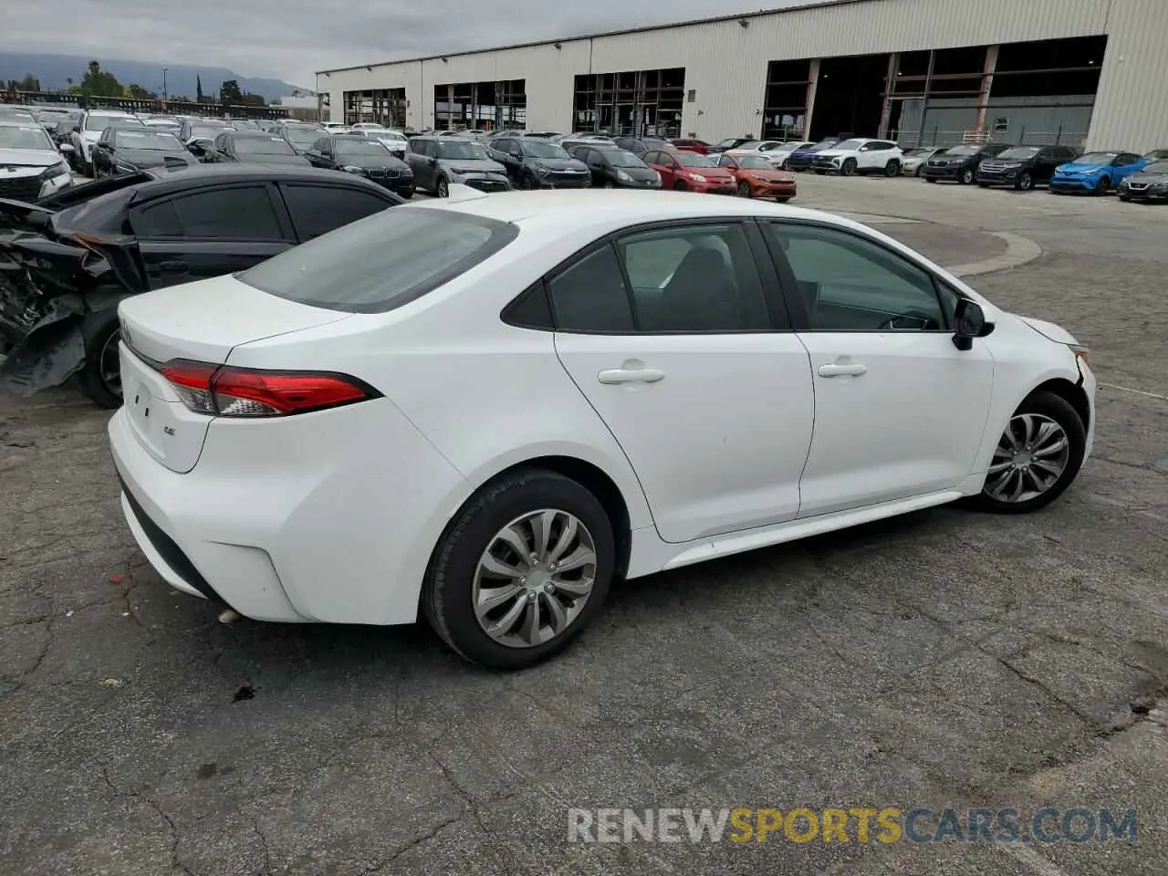 3 fotografías del automóvil dañado 5YFEPMAE3MP212325 TOYOTA COROLLA 2021