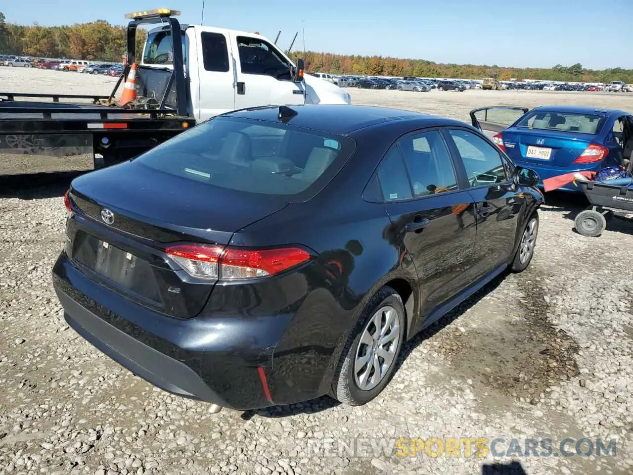 3 fotografías del automóvil dañado 5YFEPMAE3MP221817 TOYOTA COROLLA 2021
