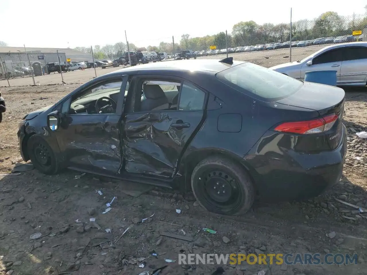 2 fotografías del automóvil dañado 5YFEPMAE3MP226810 TOYOTA COROLLA 2021