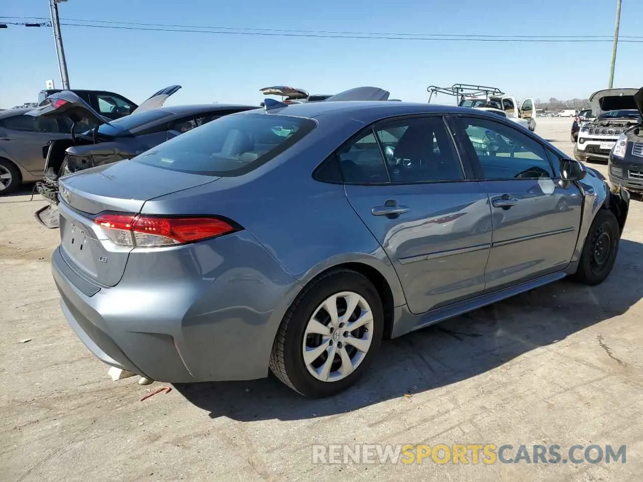 3 fotografías del automóvil dañado 5YFEPMAE3MP228136 TOYOTA COROLLA 2021