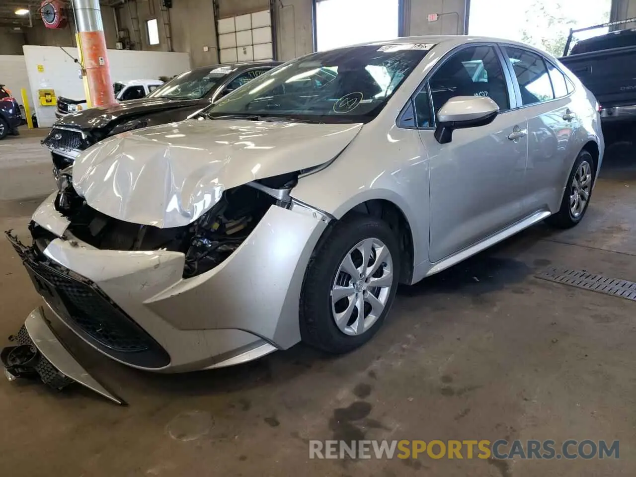 2 fotografías del automóvil dañado 5YFEPMAE3MP234793 TOYOTA COROLLA 2021