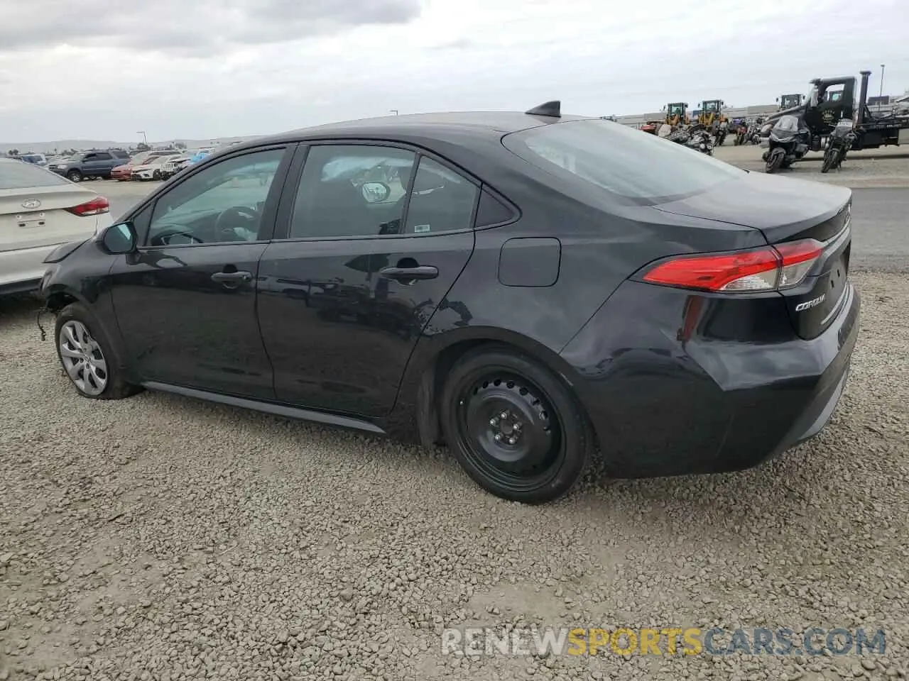 2 fotografías del automóvil dañado 5YFEPMAE3MP240383 TOYOTA COROLLA 2021