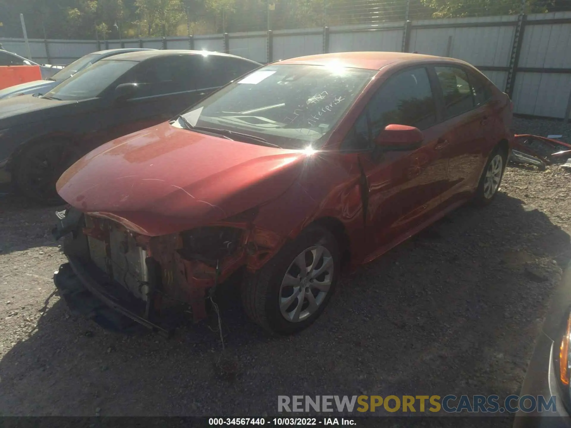 2 fotografías del automóvil dañado 5YFEPMAE3MP250735 TOYOTA COROLLA 2021