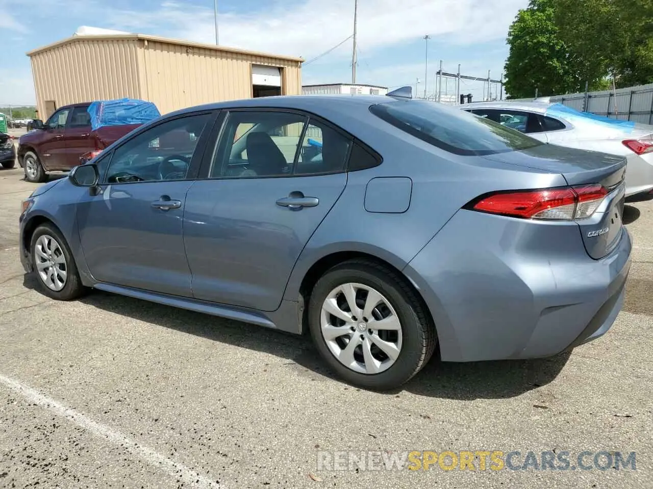 2 fotografías del automóvil dañado 5YFEPMAE4MP152118 TOYOTA COROLLA 2021