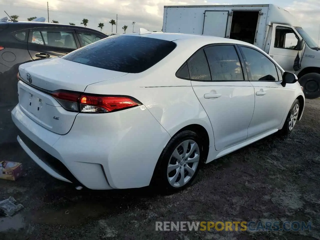 3 fotografías del automóvil dañado 5YFEPMAE4MP152894 TOYOTA COROLLA 2021