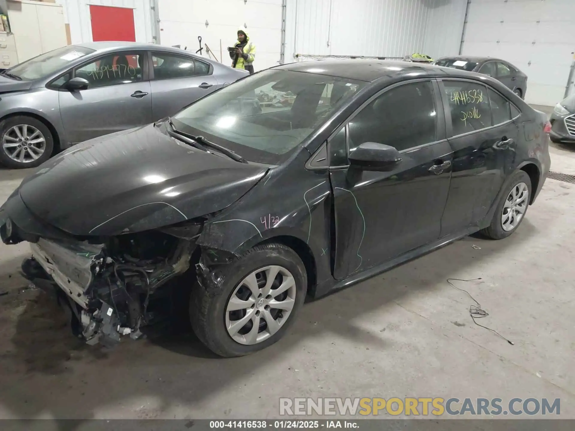 2 fotografías del automóvil dañado 5YFEPMAE4MP164494 TOYOTA COROLLA 2021