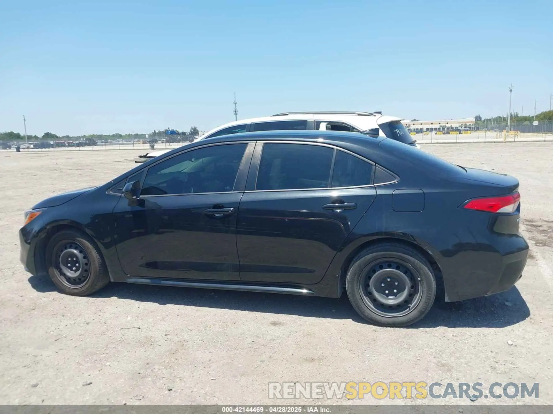 13 fotografías del automóvil dañado 5YFEPMAE4MP171641 TOYOTA COROLLA 2021