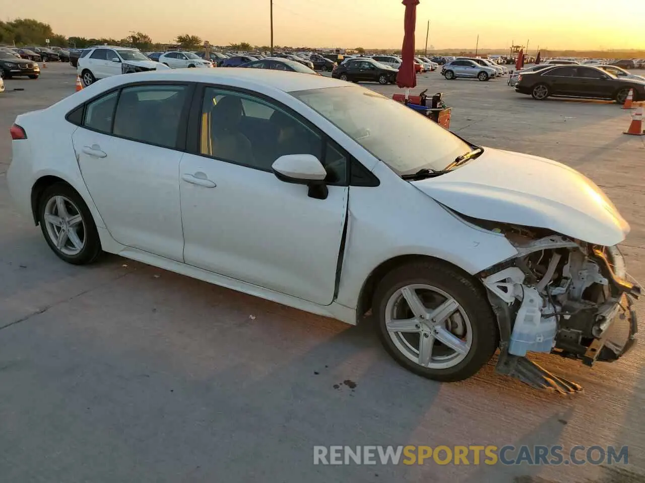 4 fotografías del automóvil dañado 5YFEPMAE4MP177875 TOYOTA COROLLA 2021