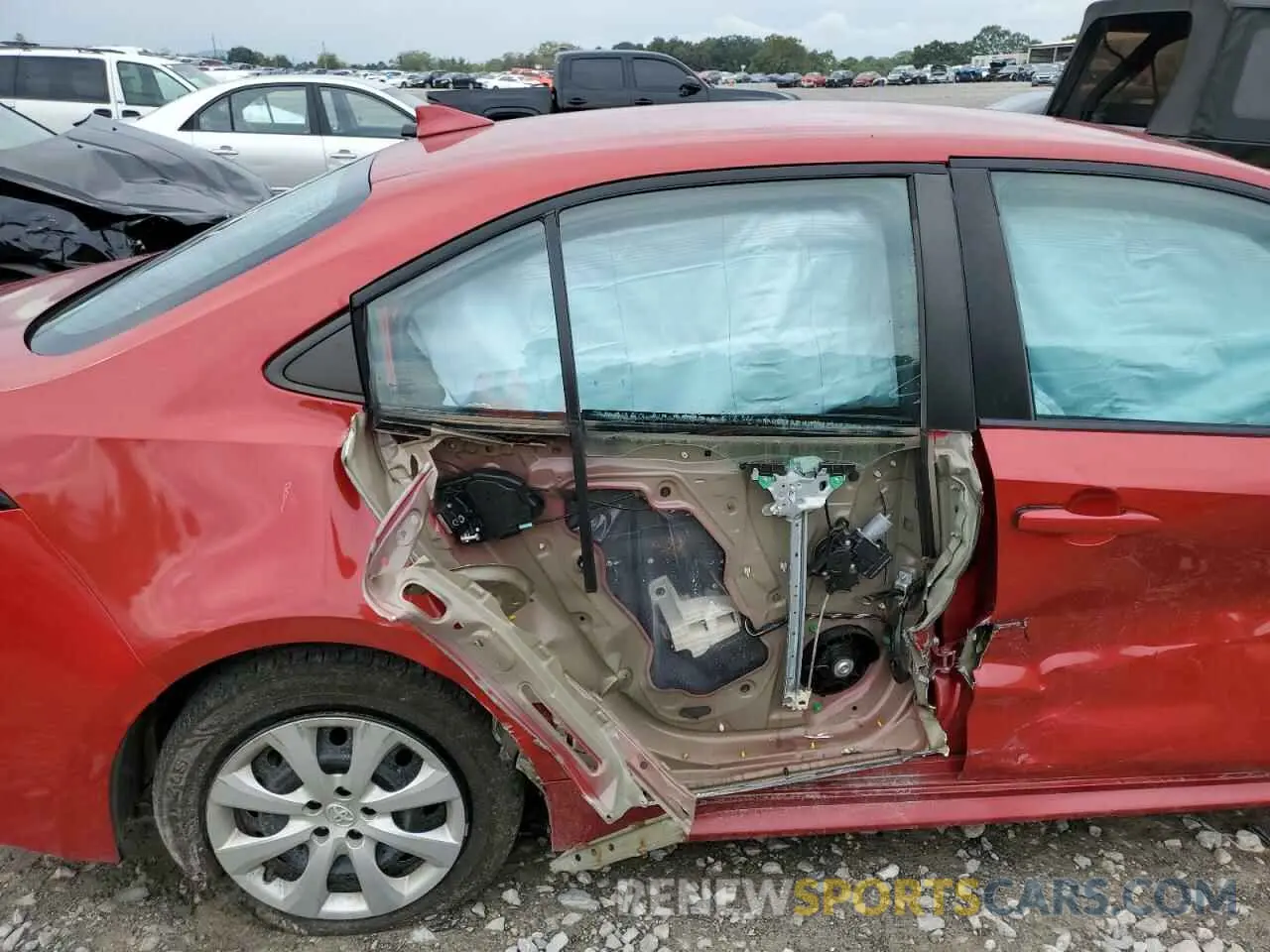 10 fotografías del automóvil dañado 5YFEPMAE4MP182526 TOYOTA COROLLA 2021