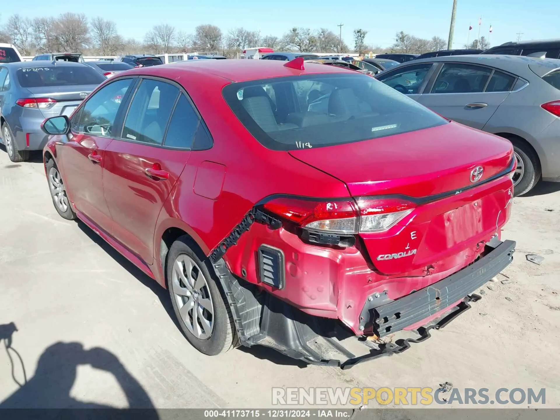 3 fotografías del automóvil dañado 5YFEPMAE4MP184096 TOYOTA COROLLA 2021
