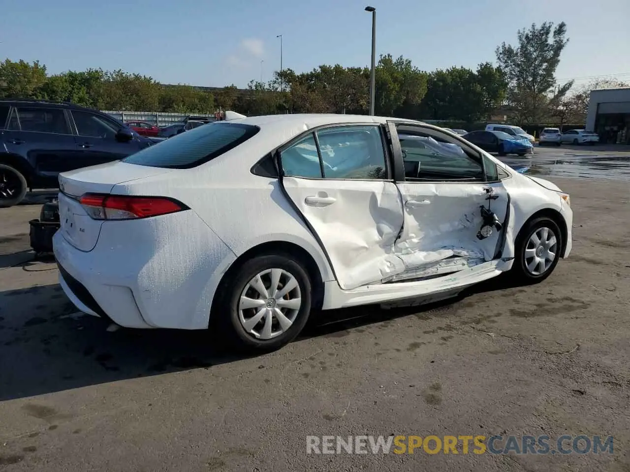 3 fotografías del automóvil dañado 5YFEPMAE4MP199665 TOYOTA COROLLA 2021