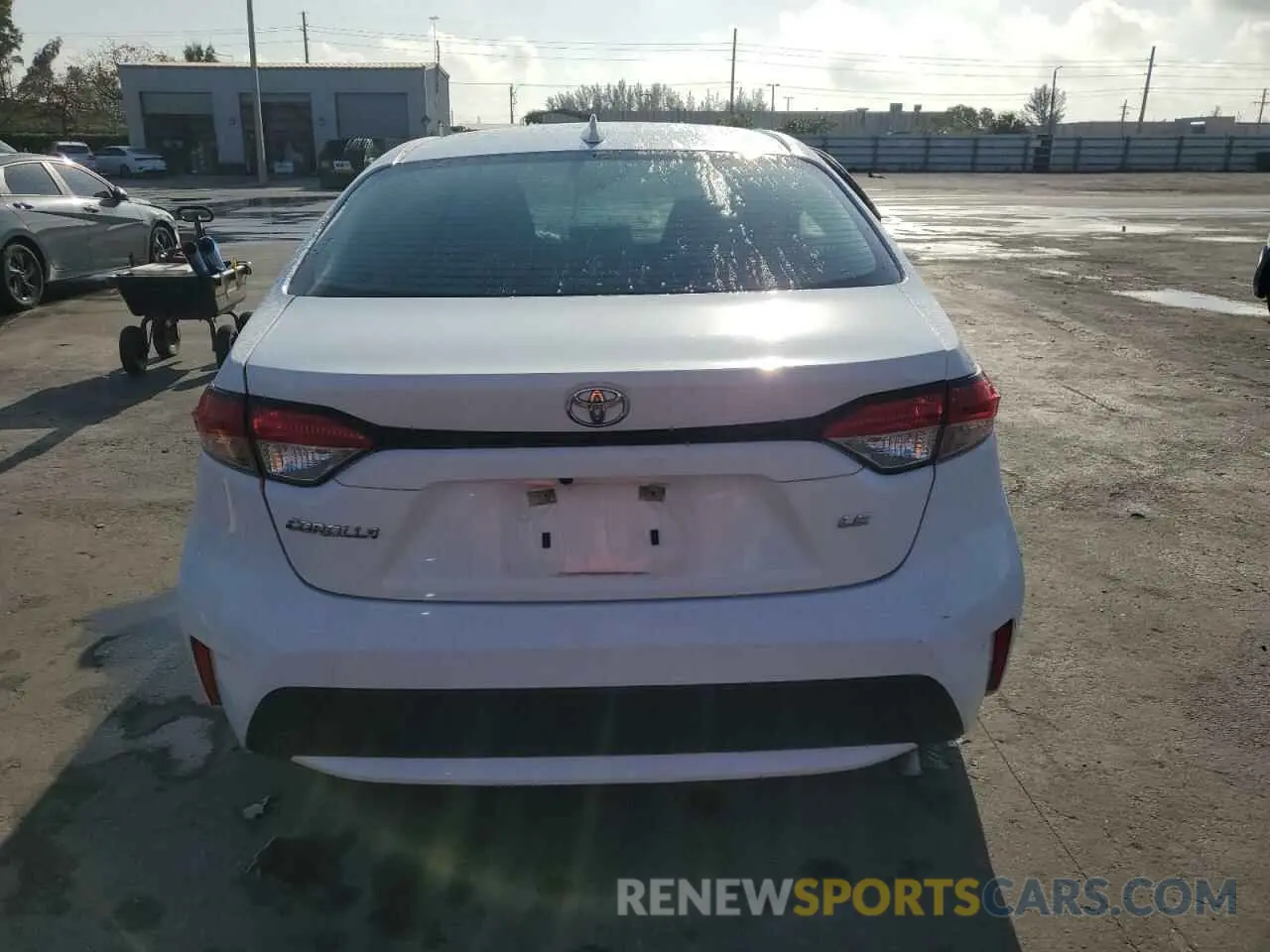6 fotografías del automóvil dañado 5YFEPMAE4MP199665 TOYOTA COROLLA 2021