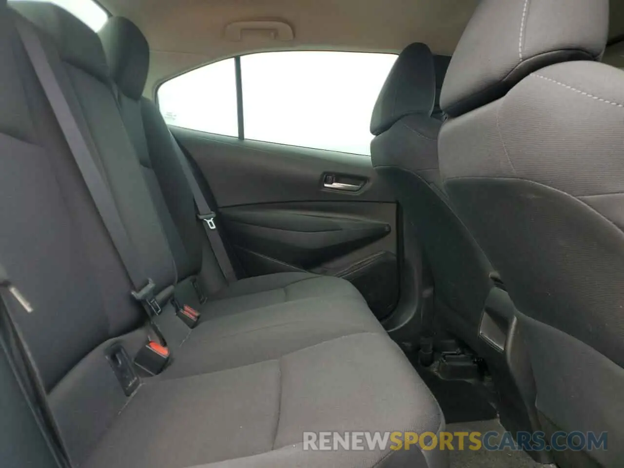 10 fotografías del automóvil dañado 5YFEPMAE4MP213323 TOYOTA COROLLA 2021