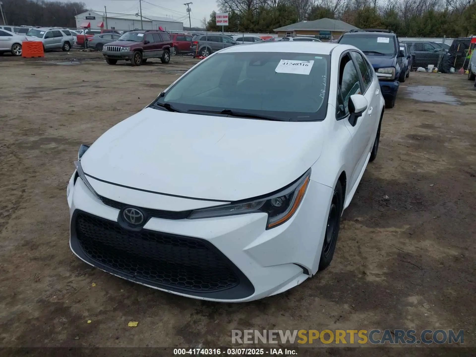 2 fotografías del automóvil dañado 5YFEPMAE4MP231949 TOYOTA COROLLA 2021