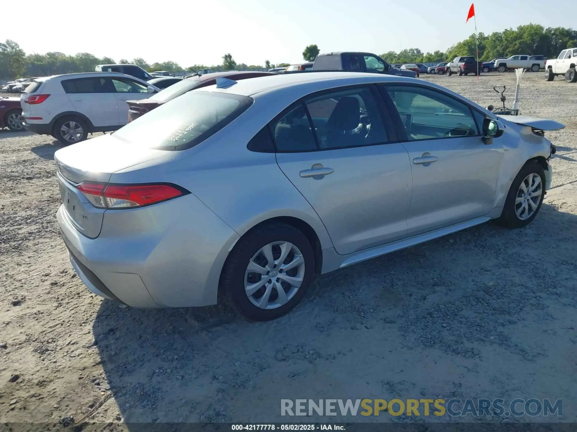 4 fotografías del automóvil dañado 5YFEPMAE4MP248797 TOYOTA COROLLA 2021