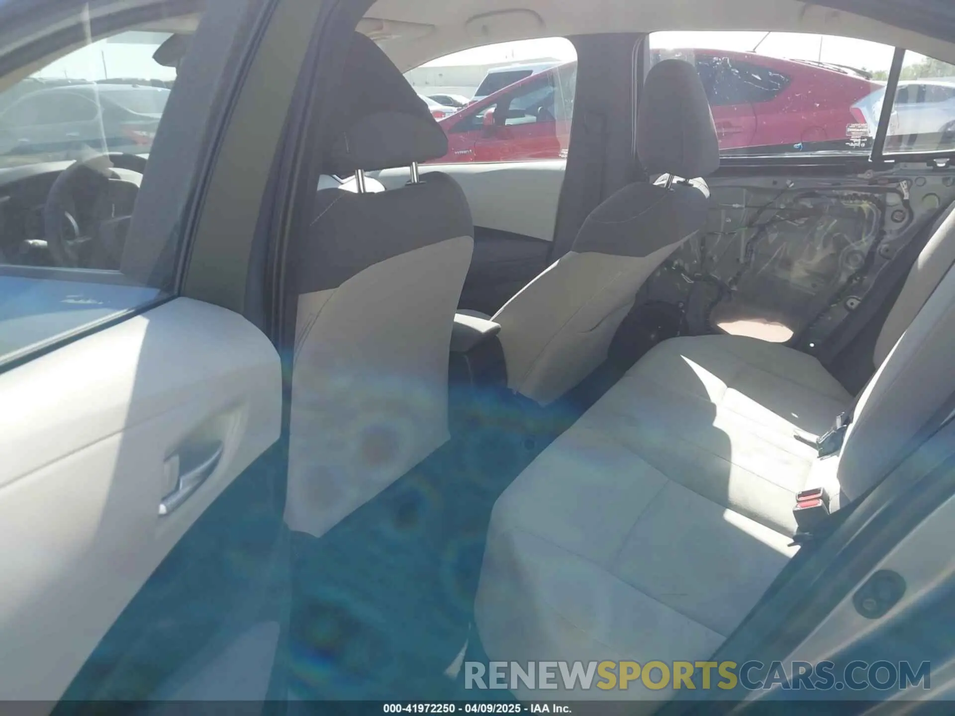 8 fotografías del automóvil dañado 5YFEPMAE4MP254678 TOYOTA COROLLA 2021