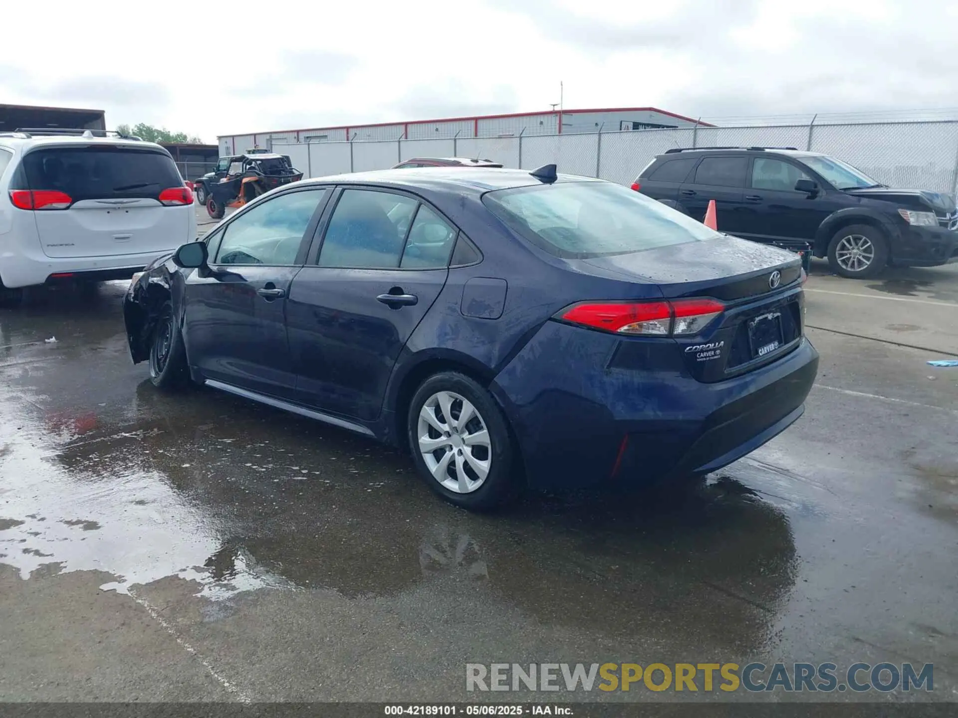 3 fotografías del automóvil dañado 5YFEPMAE4MP260948 TOYOTA COROLLA 2021