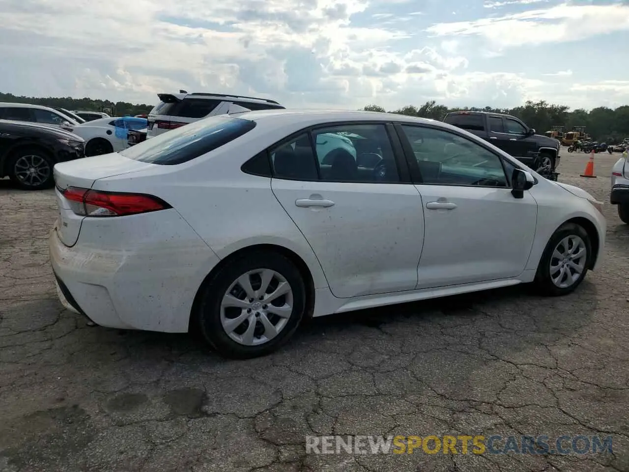 3 fotografías del automóvil dañado 5YFEPMAE4MP261422 TOYOTA COROLLA 2021