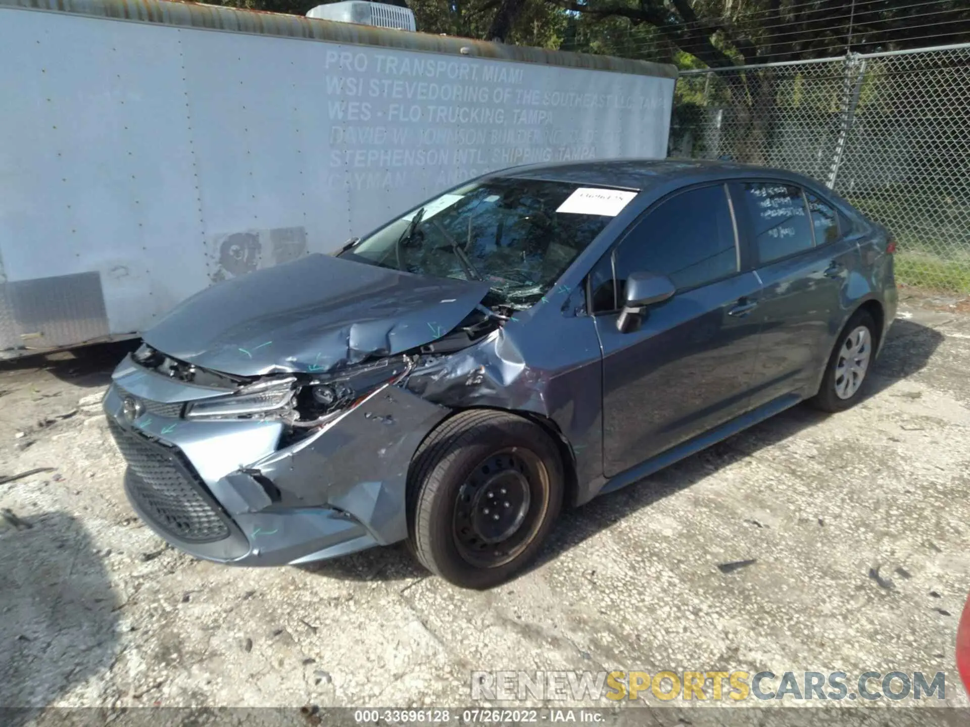 2 fotografías del automóvil dañado 5YFEPMAE5MP152449 TOYOTA COROLLA 2021