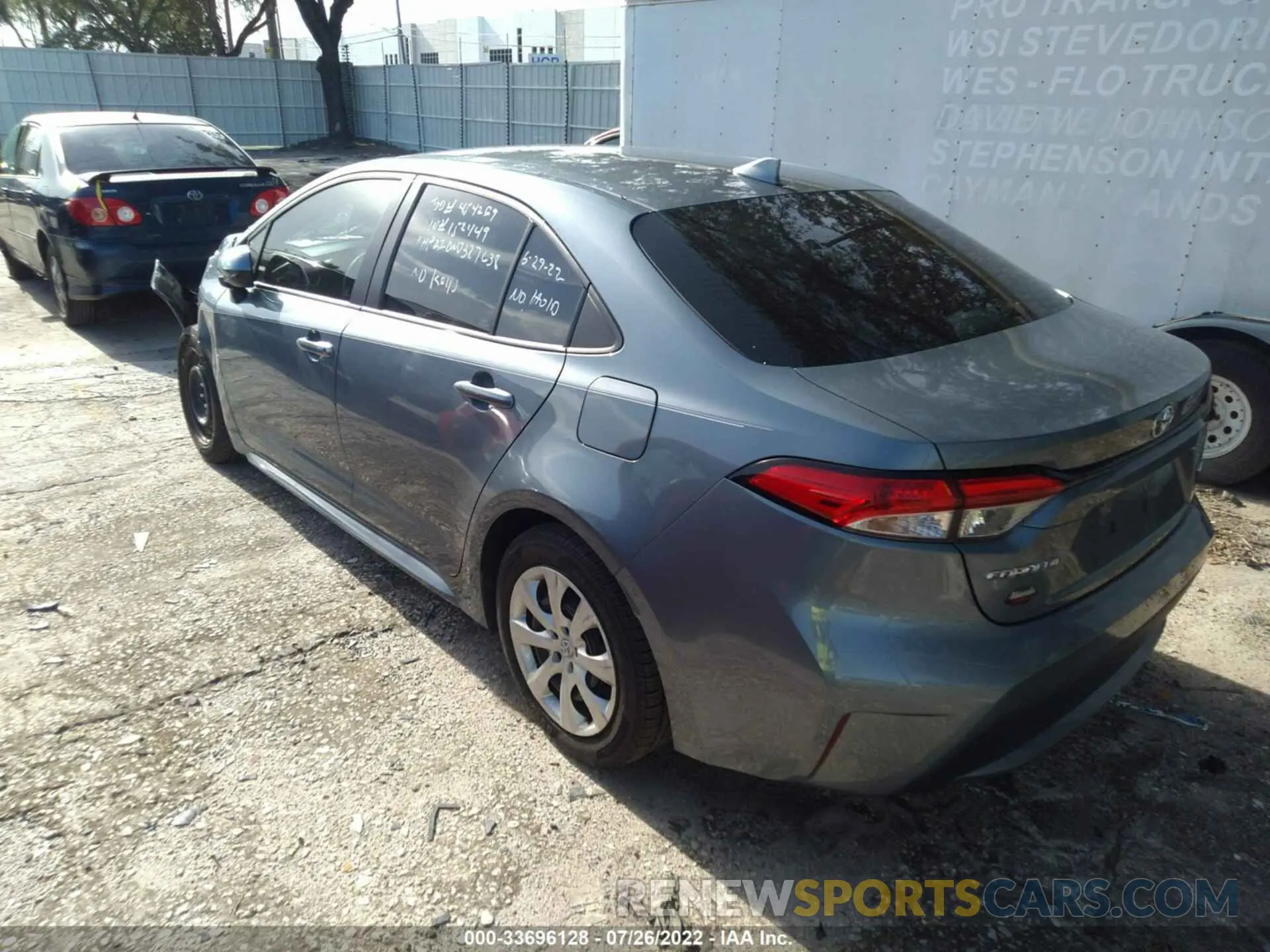 3 fotografías del automóvil dañado 5YFEPMAE5MP152449 TOYOTA COROLLA 2021
