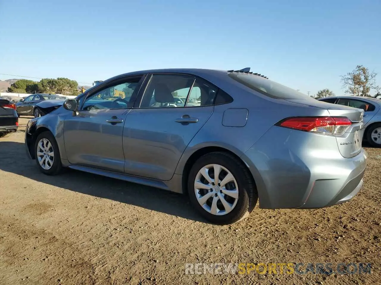 2 fotografías del automóvil dañado 5YFEPMAE5MP161300 TOYOTA COROLLA 2021