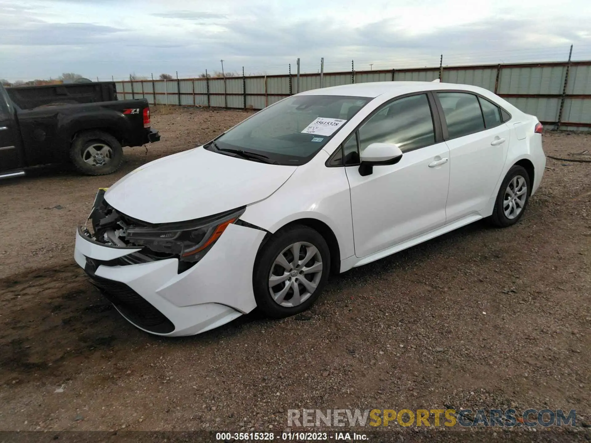 2 fotografías del automóvil dañado 5YFEPMAE5MP167775 TOYOTA COROLLA 2021