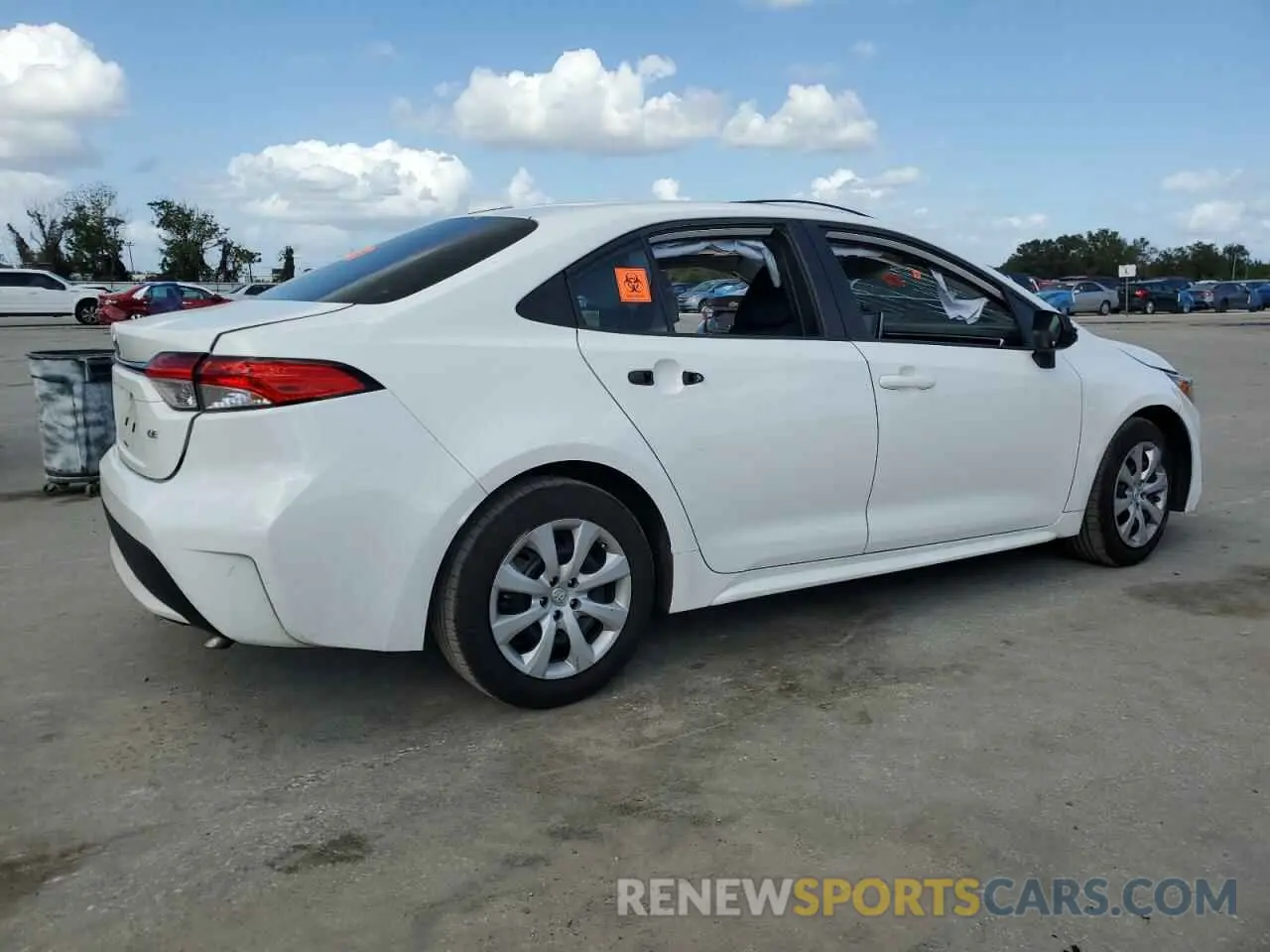 3 fotografías del automóvil dañado 5YFEPMAE5MP169851 TOYOTA COROLLA 2021
