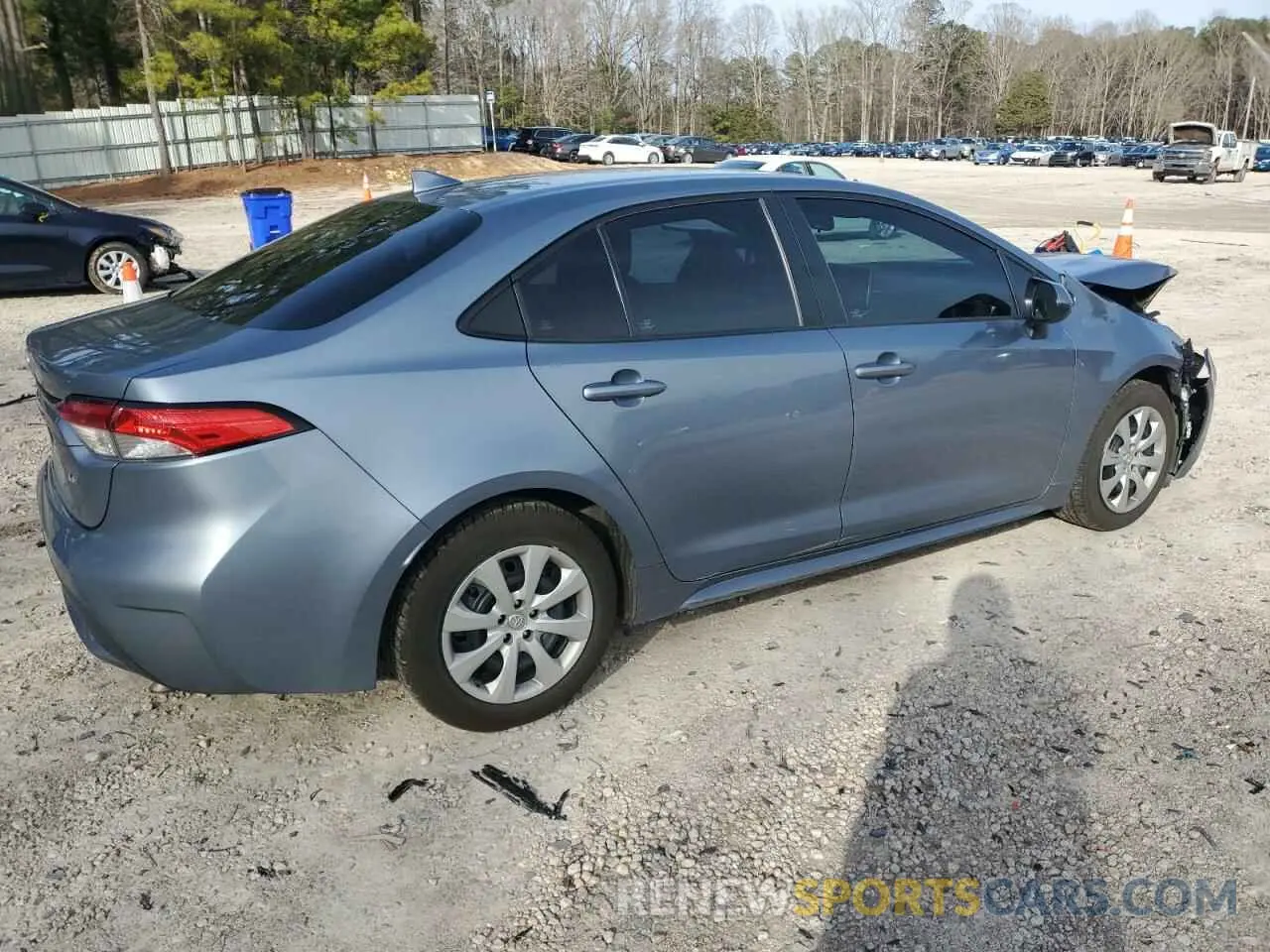3 fotografías del automóvil dañado 5YFEPMAE5MP173804 TOYOTA COROLLA 2021