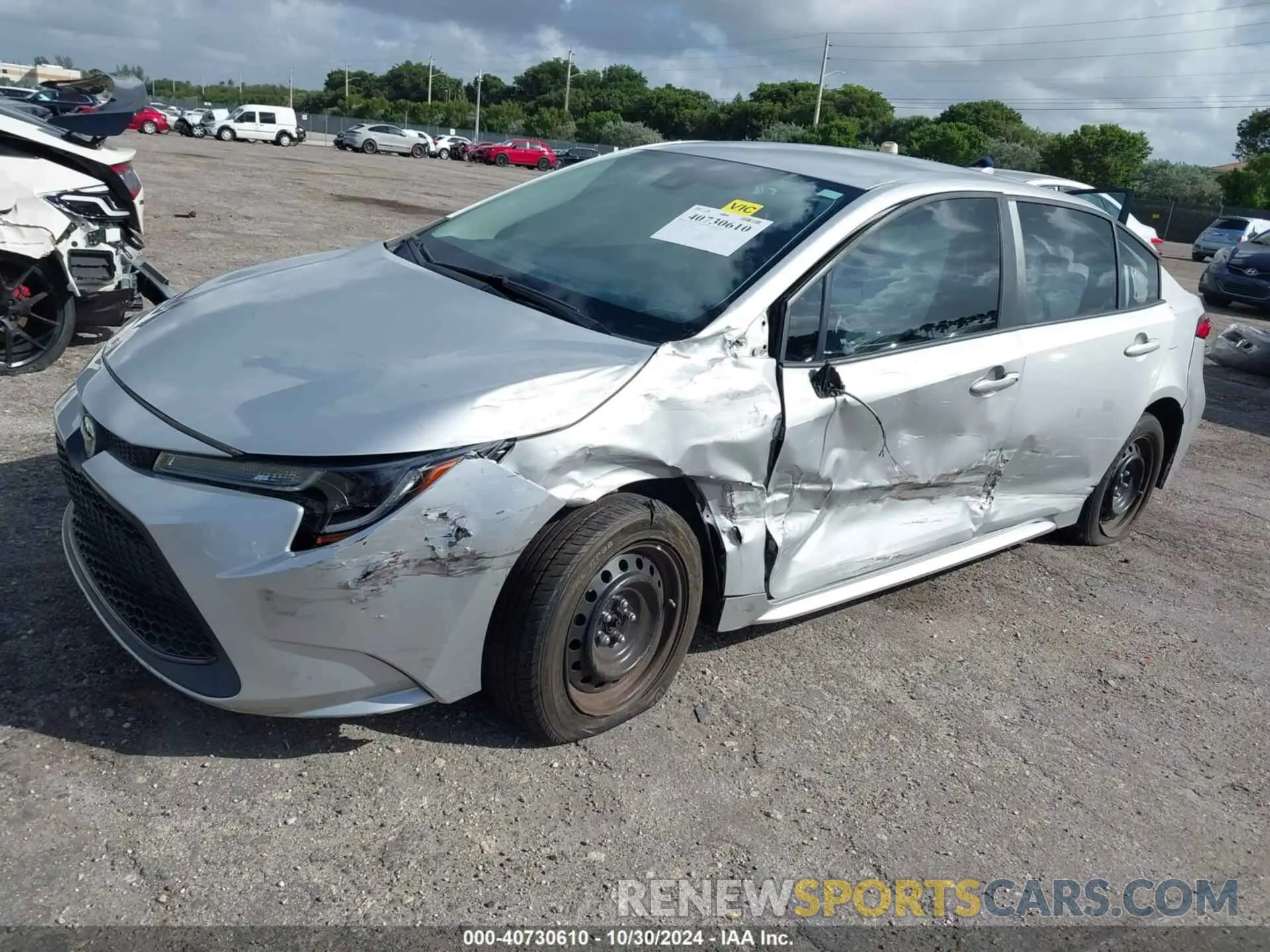 2 fotografías del automóvil dañado 5YFEPMAE5MP174239 TOYOTA COROLLA 2021