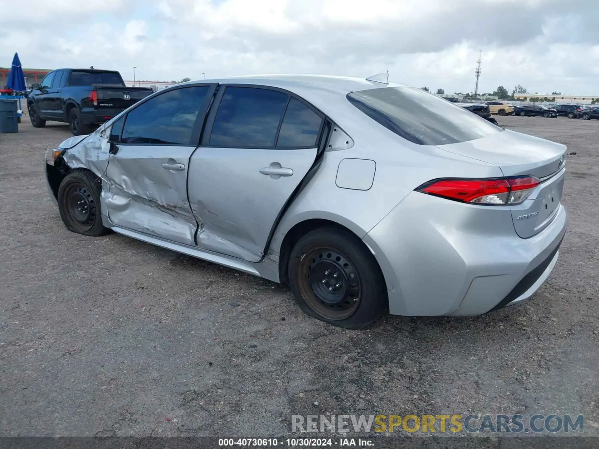 3 fotografías del automóvil dañado 5YFEPMAE5MP174239 TOYOTA COROLLA 2021