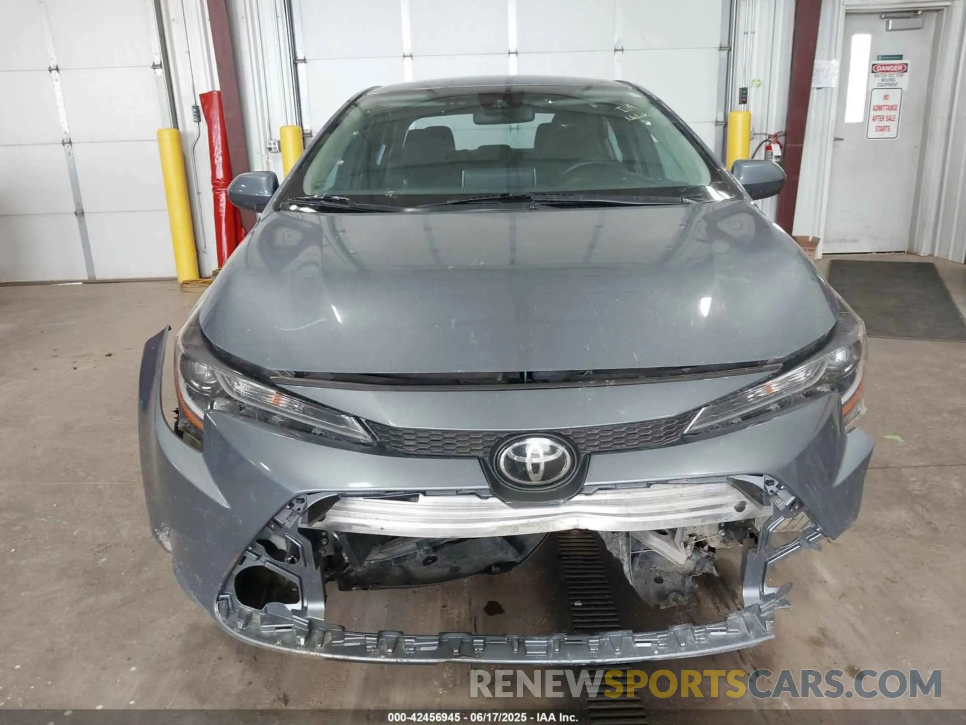 12 fotografías del automóvil dañado 5YFEPMAE5MP186956 TOYOTA COROLLA 2021
