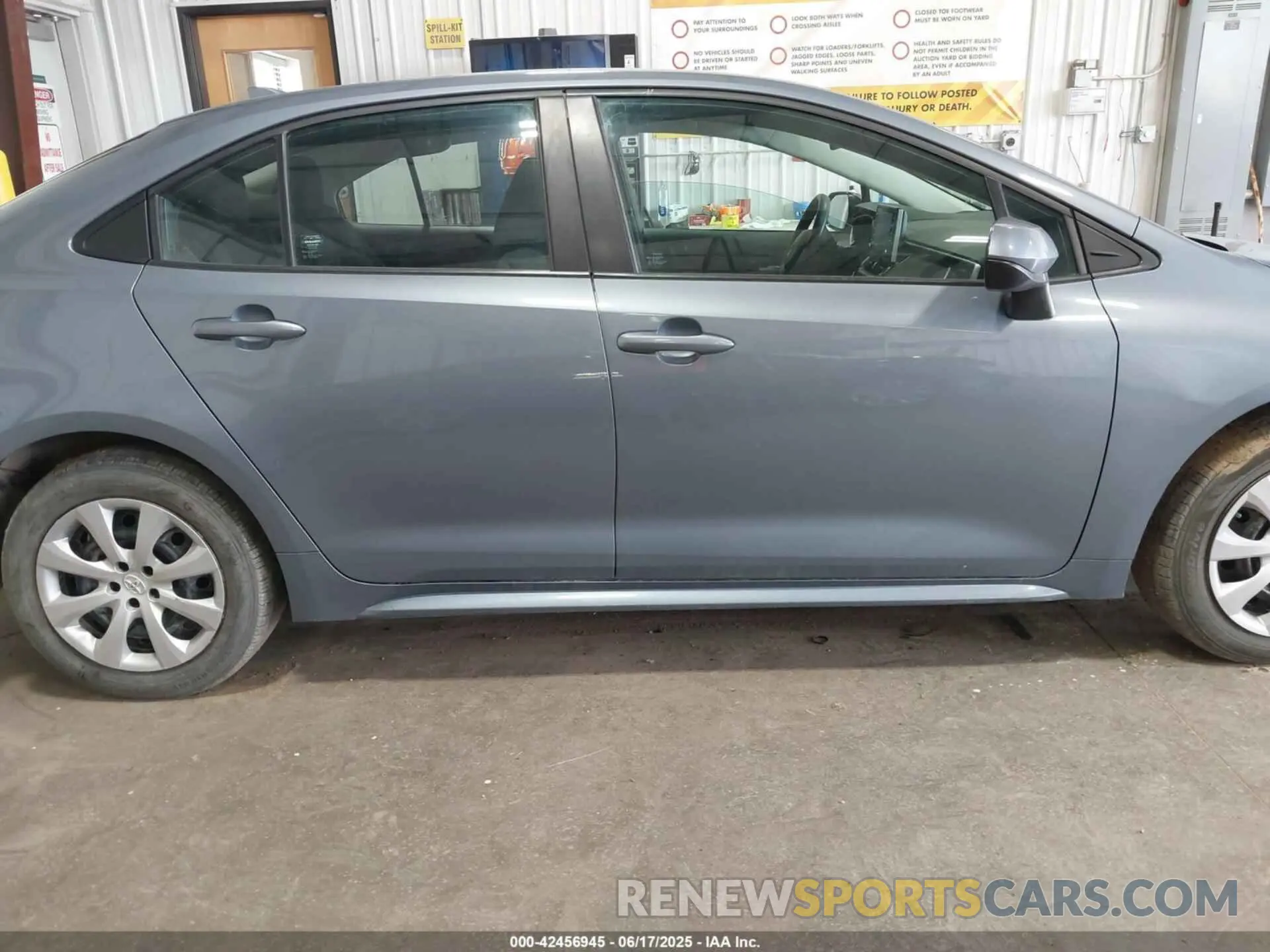 13 fotografías del automóvil dañado 5YFEPMAE5MP186956 TOYOTA COROLLA 2021