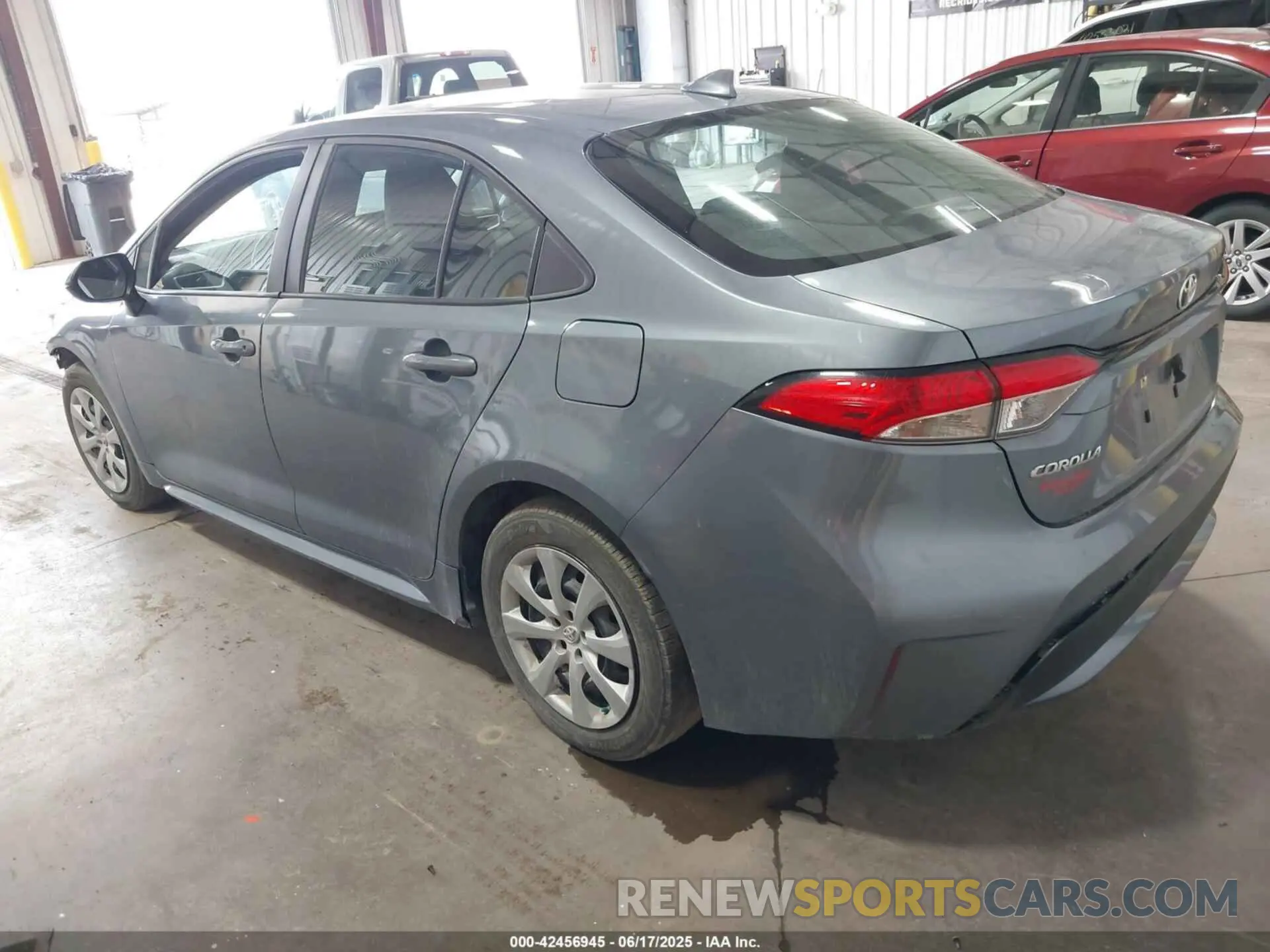 3 fotografías del automóvil dañado 5YFEPMAE5MP186956 TOYOTA COROLLA 2021