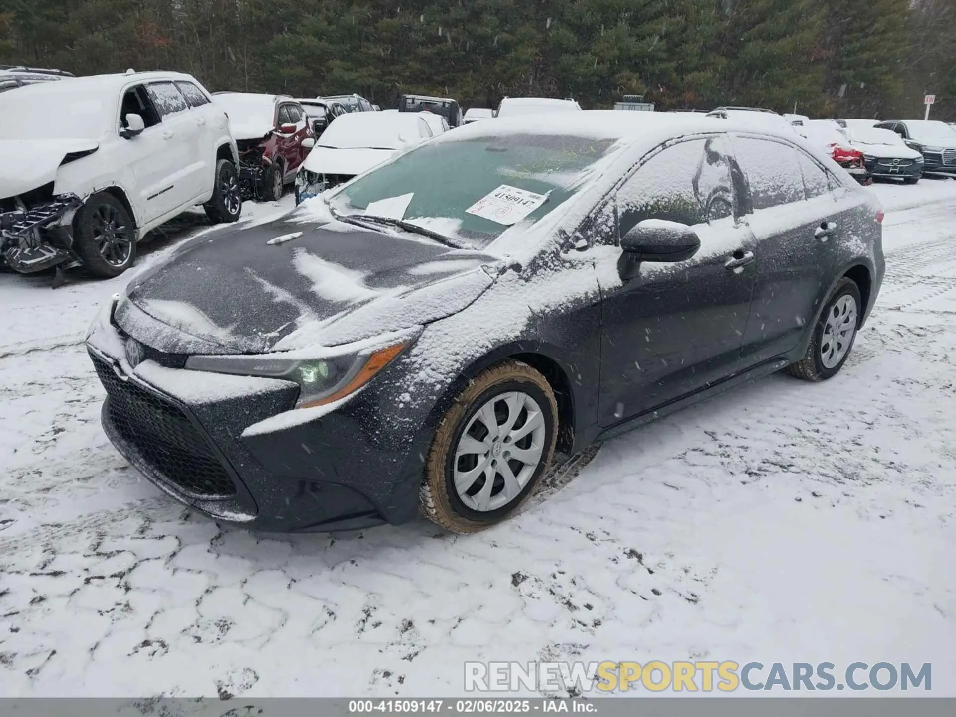 2 fotografías del automóvil dañado 5YFEPMAE5MP189551 TOYOTA COROLLA 2021