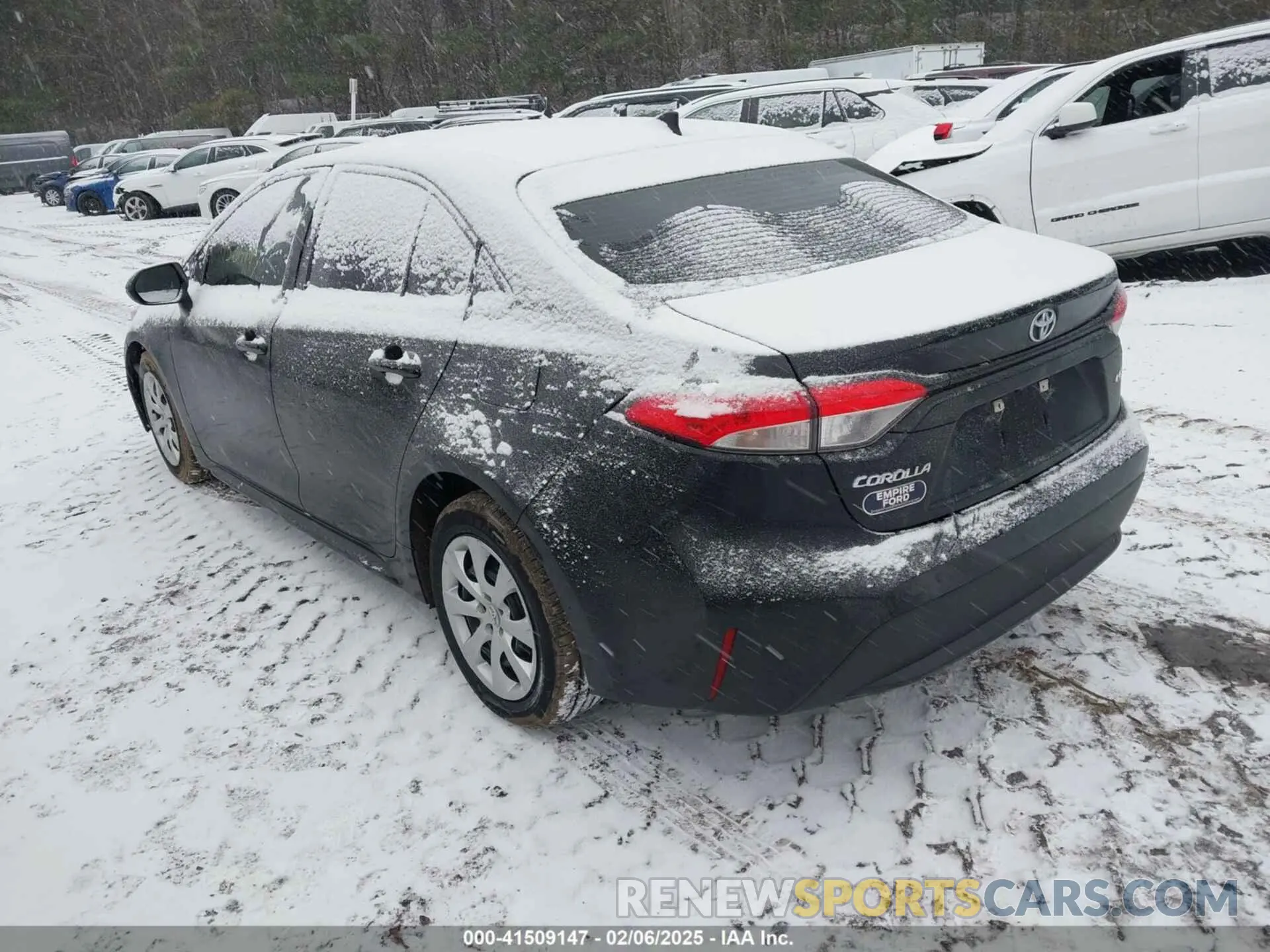 3 fotografías del automóvil dañado 5YFEPMAE5MP189551 TOYOTA COROLLA 2021