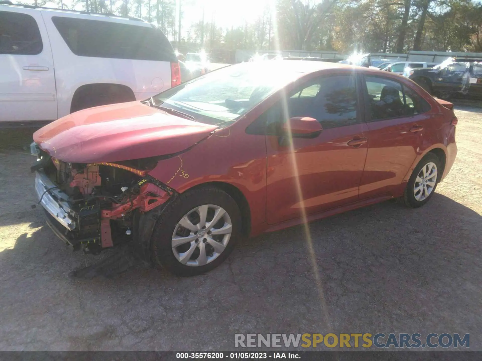 2 fotografías del automóvil dañado 5YFEPMAE5MP192482 TOYOTA COROLLA 2021