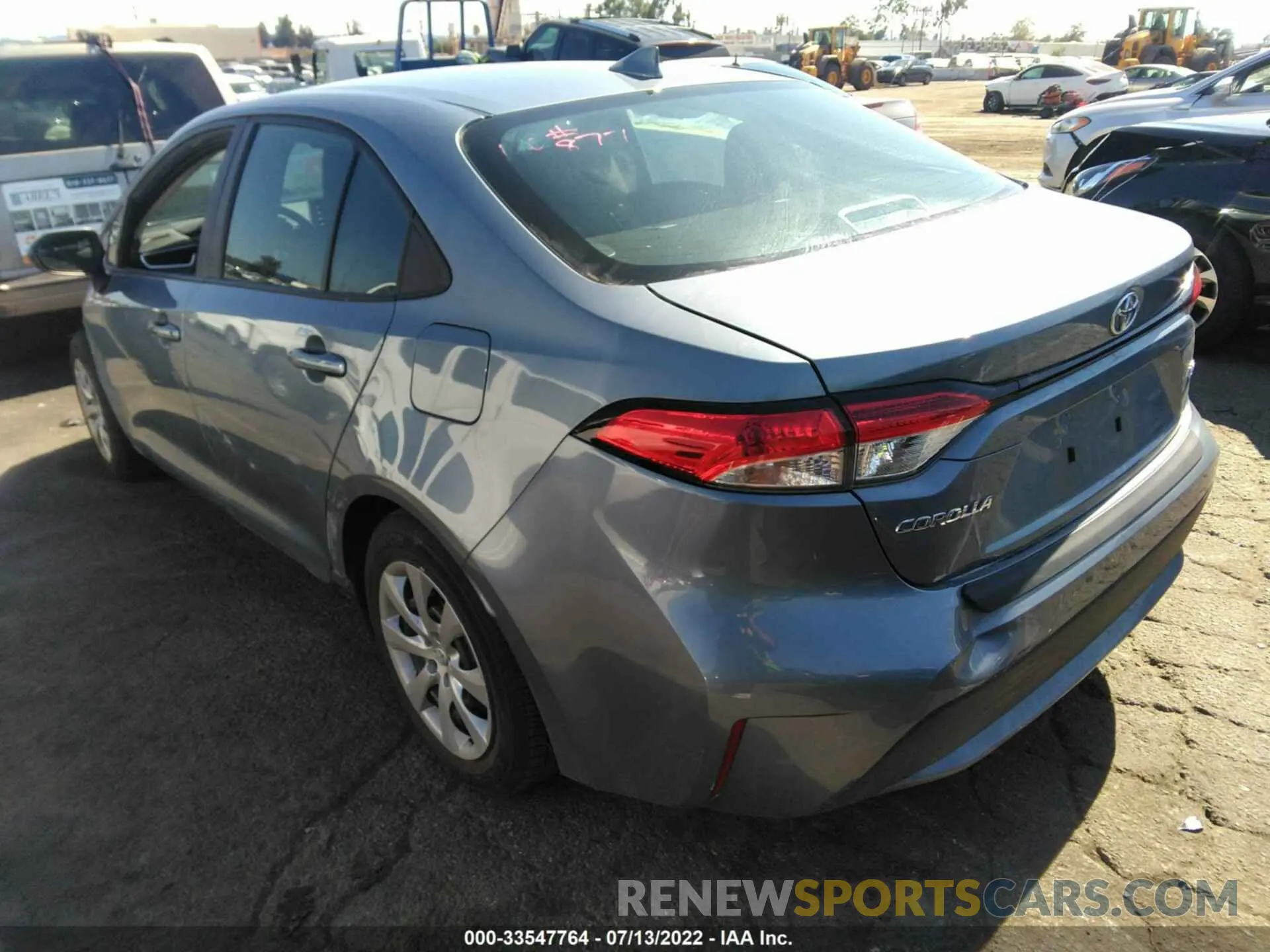 3 fotografías del automóvil dañado 5YFEPMAE5MP194927 TOYOTA COROLLA 2021