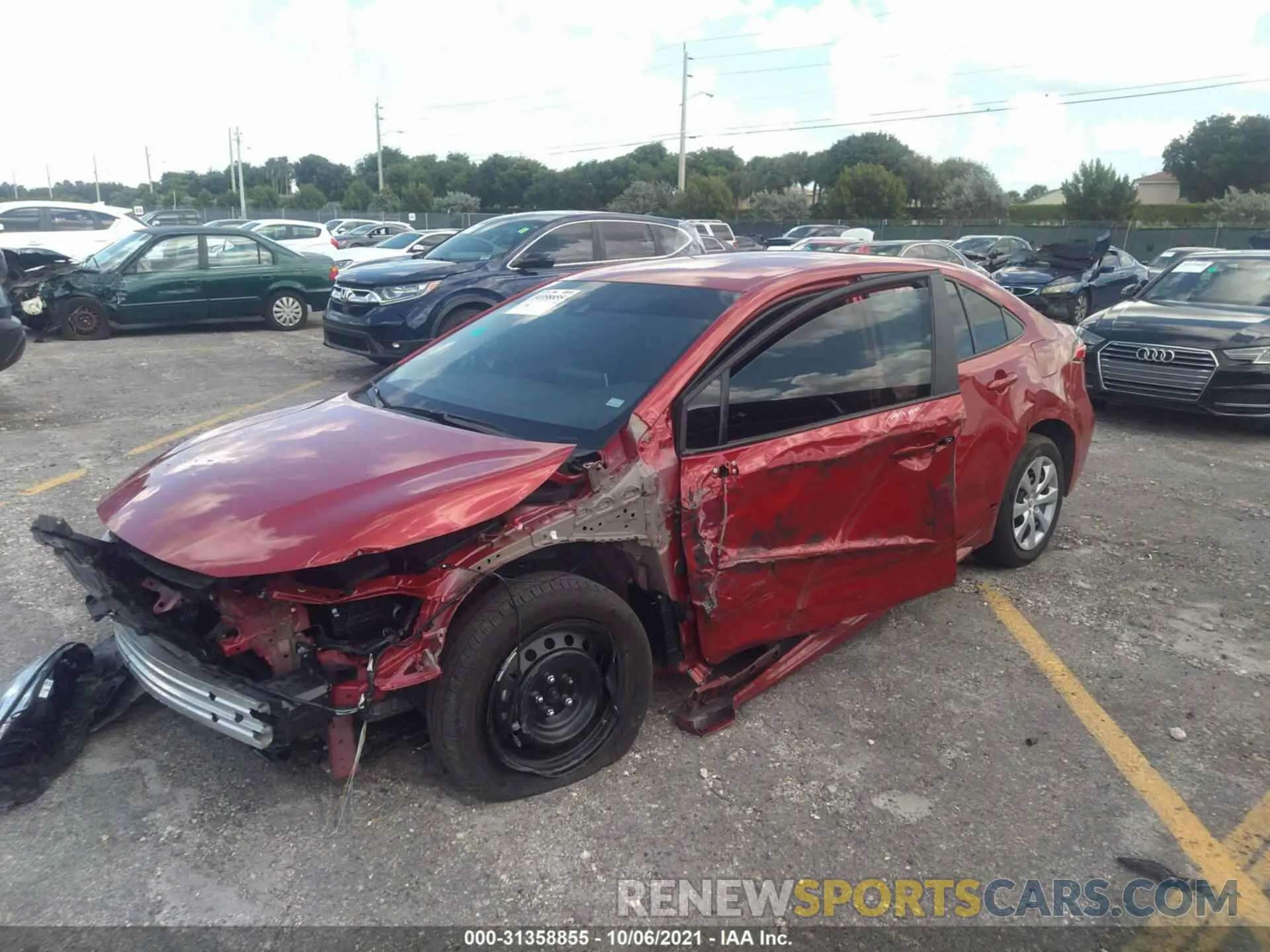 2 fotografías del automóvil dañado 5YFEPMAE5MP194975 TOYOTA COROLLA 2021