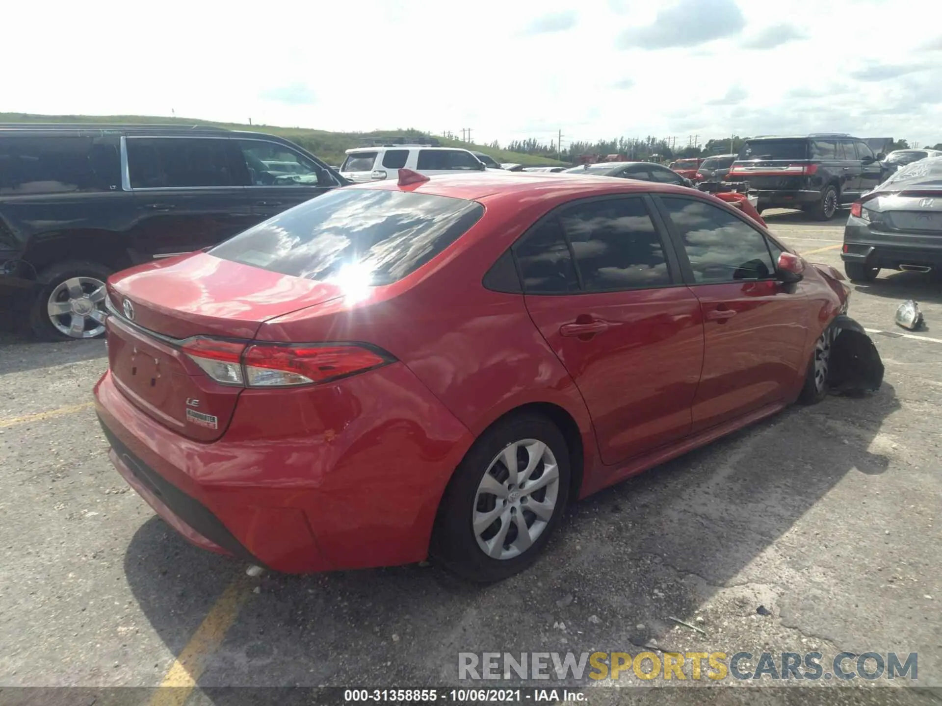 4 fotografías del automóvil dañado 5YFEPMAE5MP194975 TOYOTA COROLLA 2021