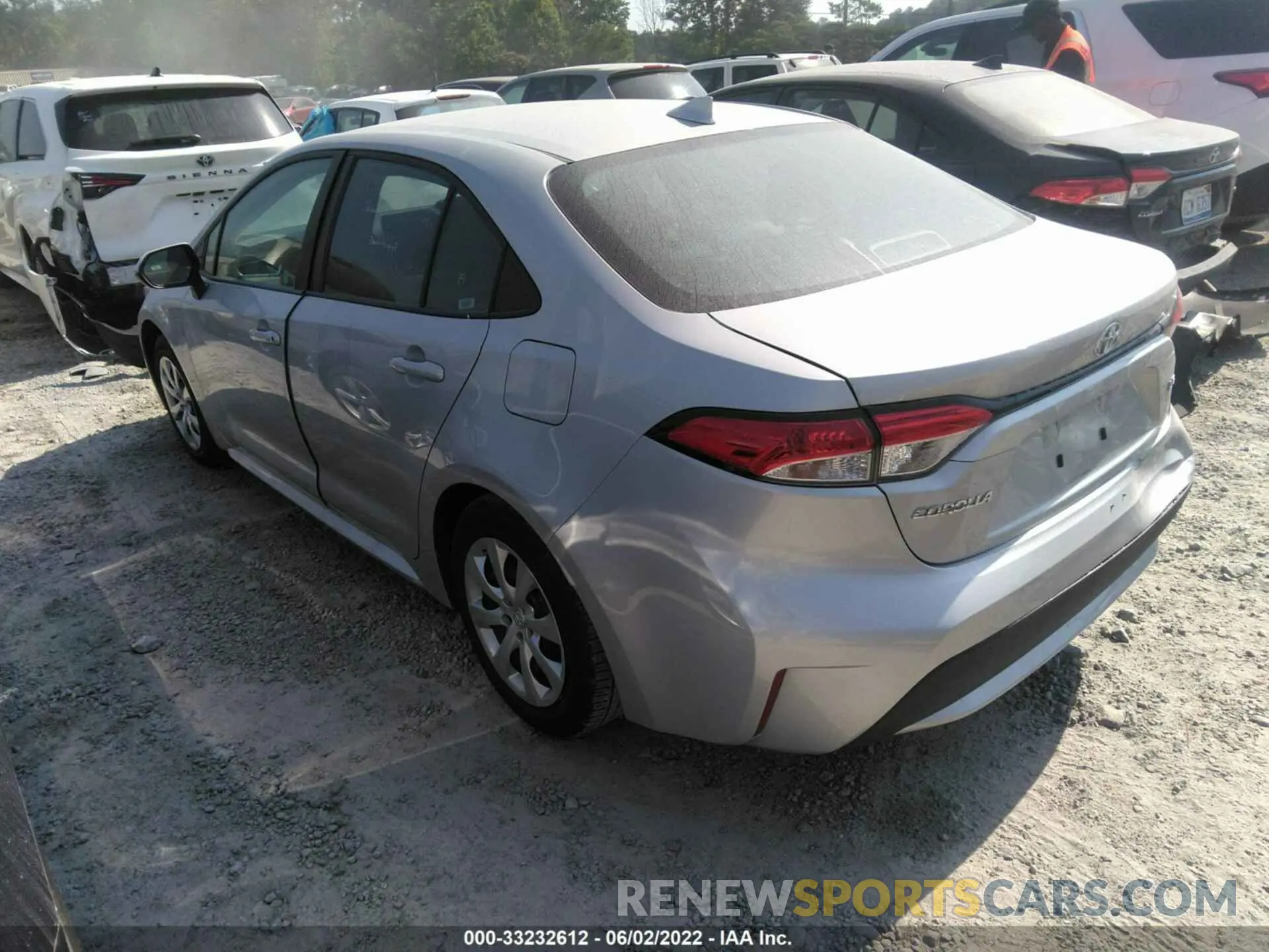 3 fotografías del automóvil dañado 5YFEPMAE5MP198623 TOYOTA COROLLA 2021