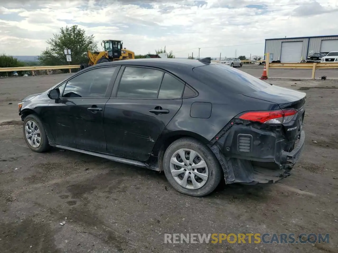 2 fotografías del automóvil dañado 5YFEPMAE5MP201424 TOYOTA COROLLA 2021