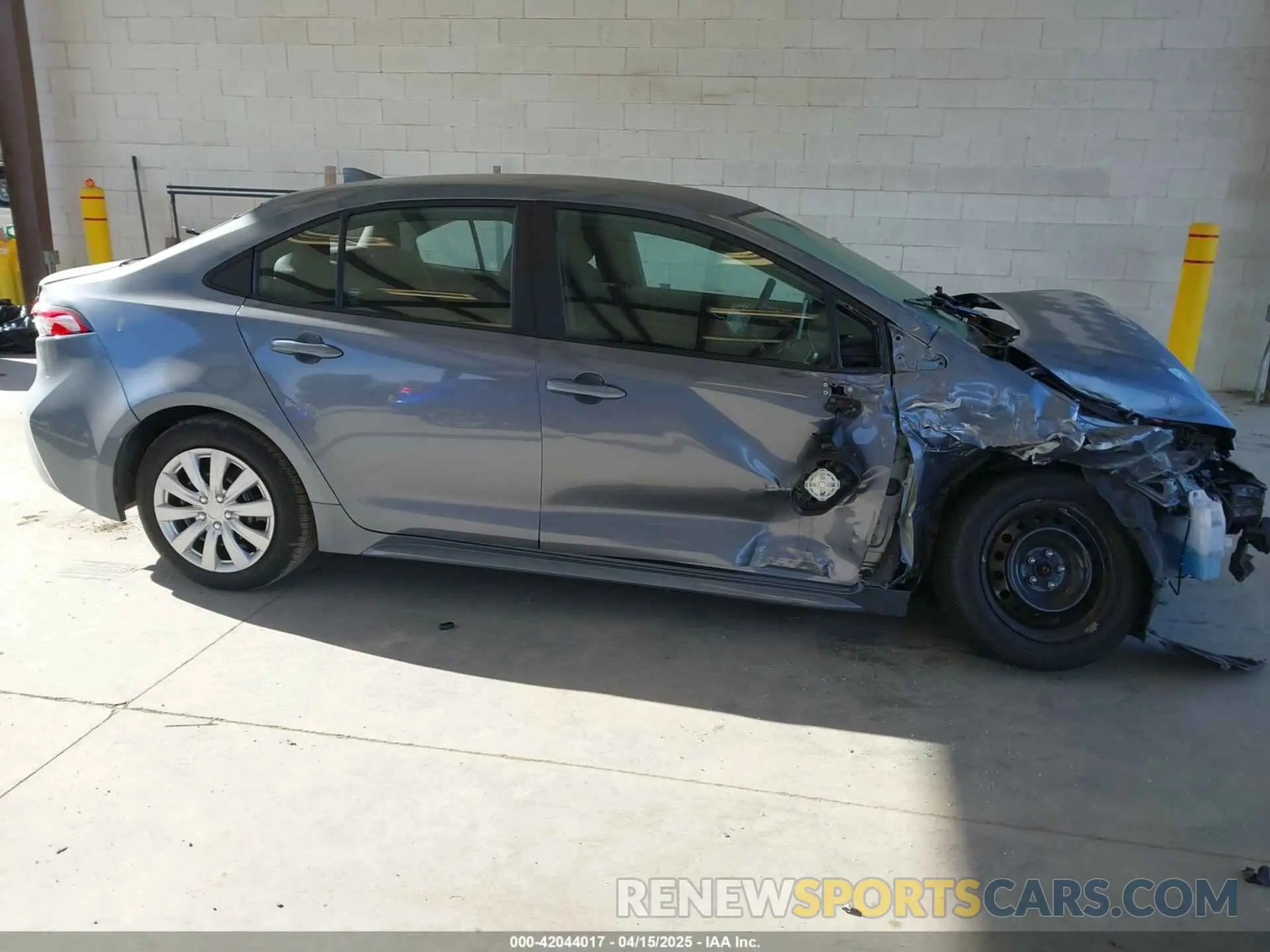 14 fotografías del automóvil dañado 5YFEPMAE5MP204274 TOYOTA COROLLA 2021