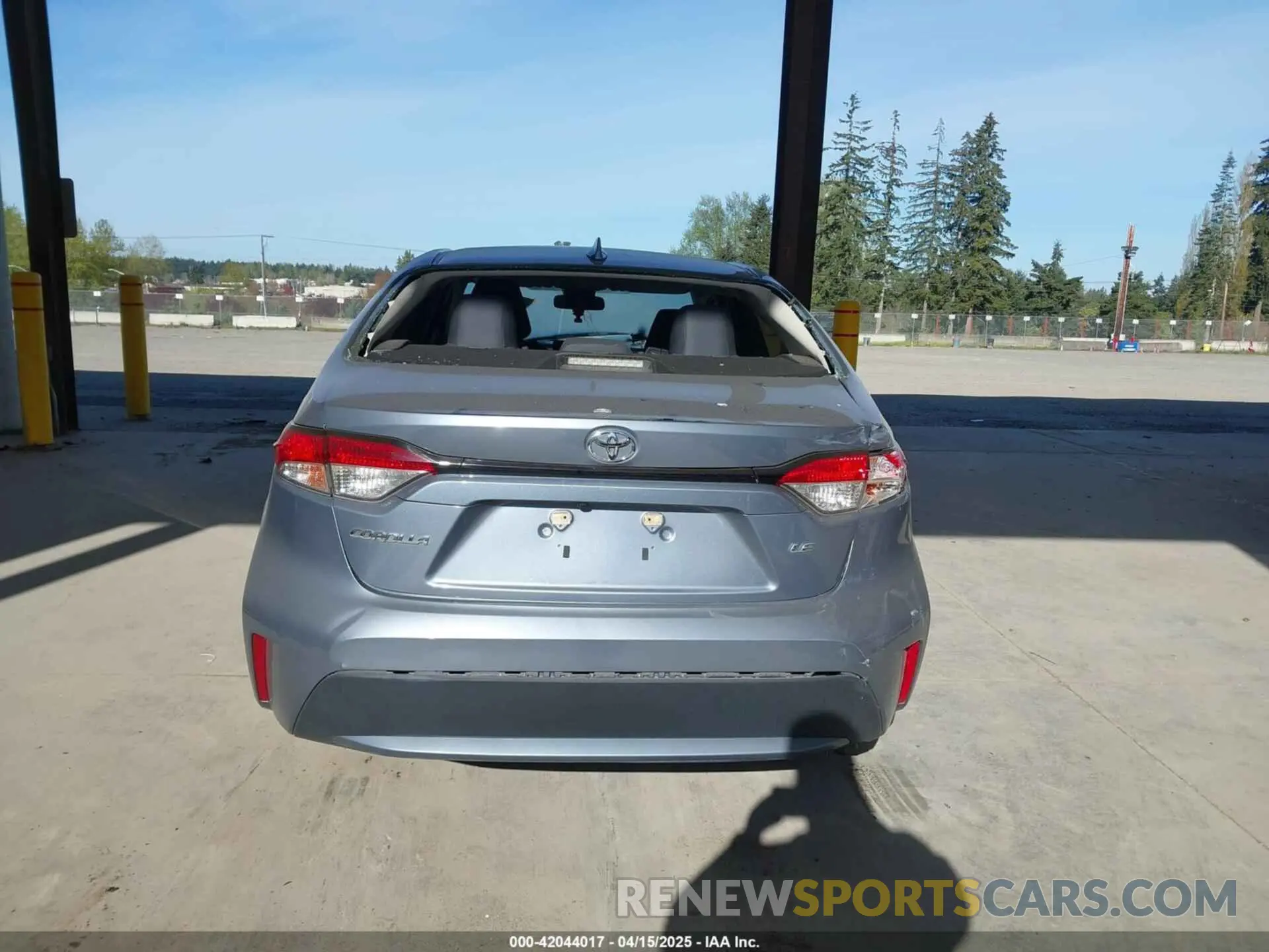 17 fotografías del automóvil dañado 5YFEPMAE5MP204274 TOYOTA COROLLA 2021