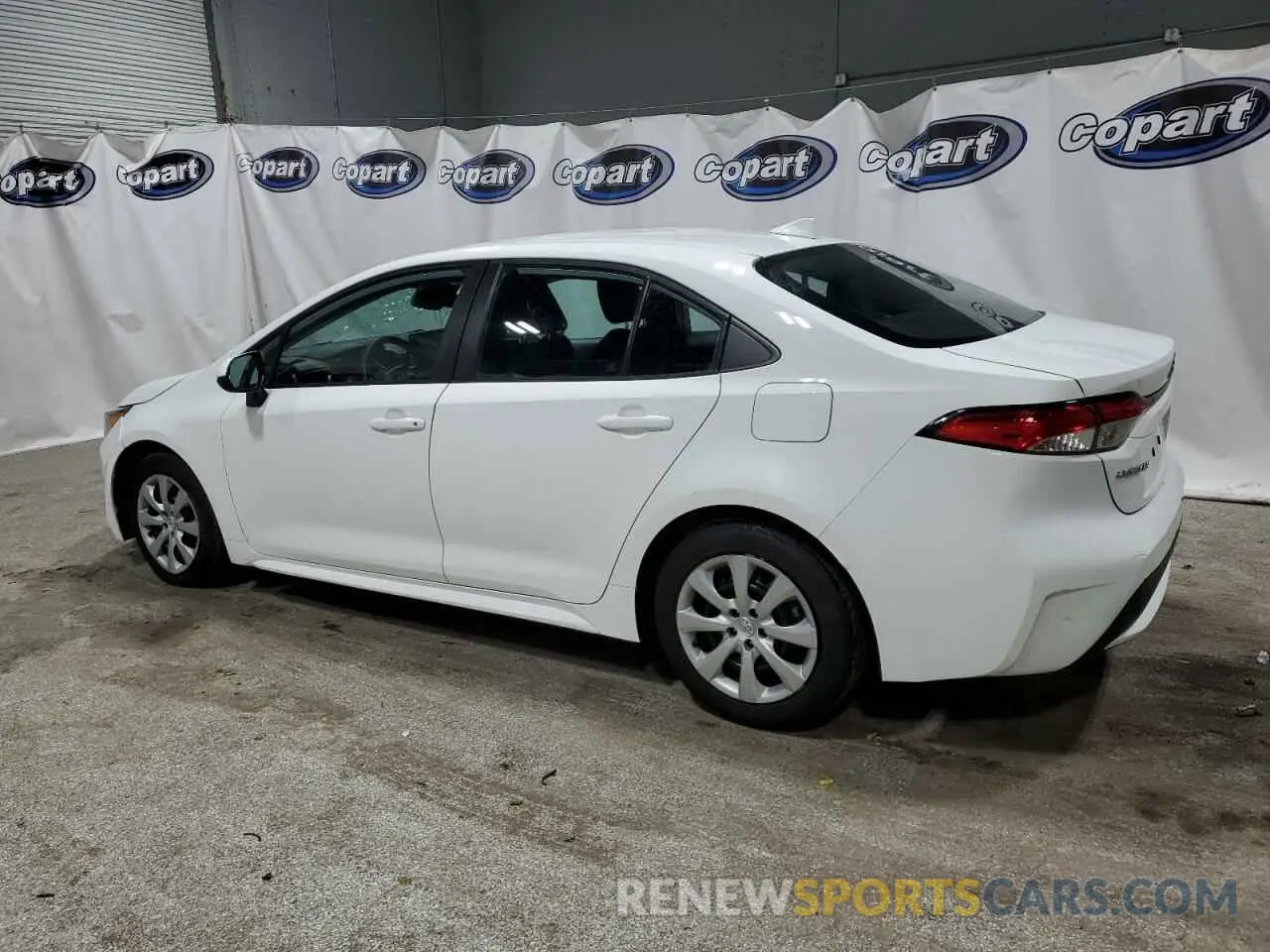 2 fotografías del automóvil dañado 5YFEPMAE5MP208843 TOYOTA COROLLA 2021
