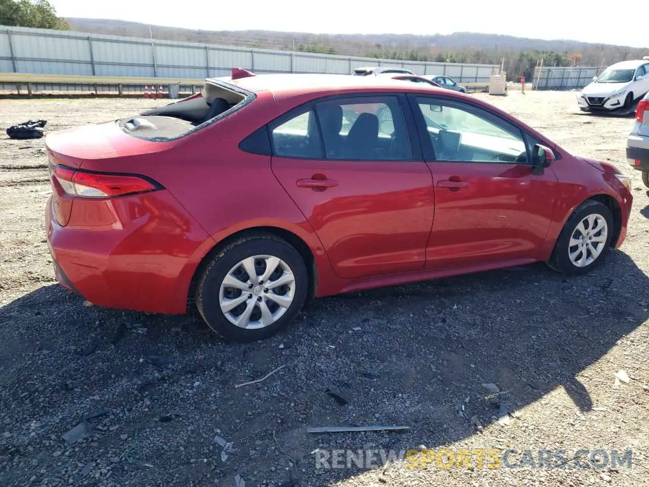 3 fotografías del automóvil dañado 5YFEPMAE5MP211452 TOYOTA COROLLA 2021
