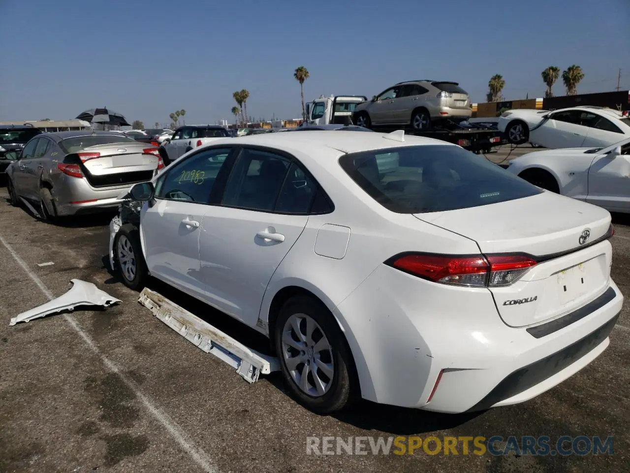 3 fotografías del automóvil dañado 5YFEPMAE5MP213329 TOYOTA COROLLA 2021