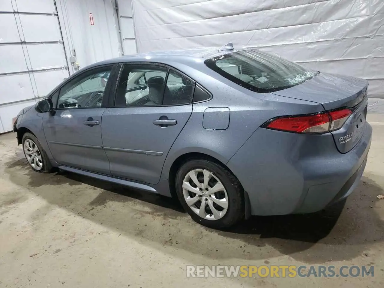 2 fotografías del automóvil dañado 5YFEPMAE5MP228350 TOYOTA COROLLA 2021