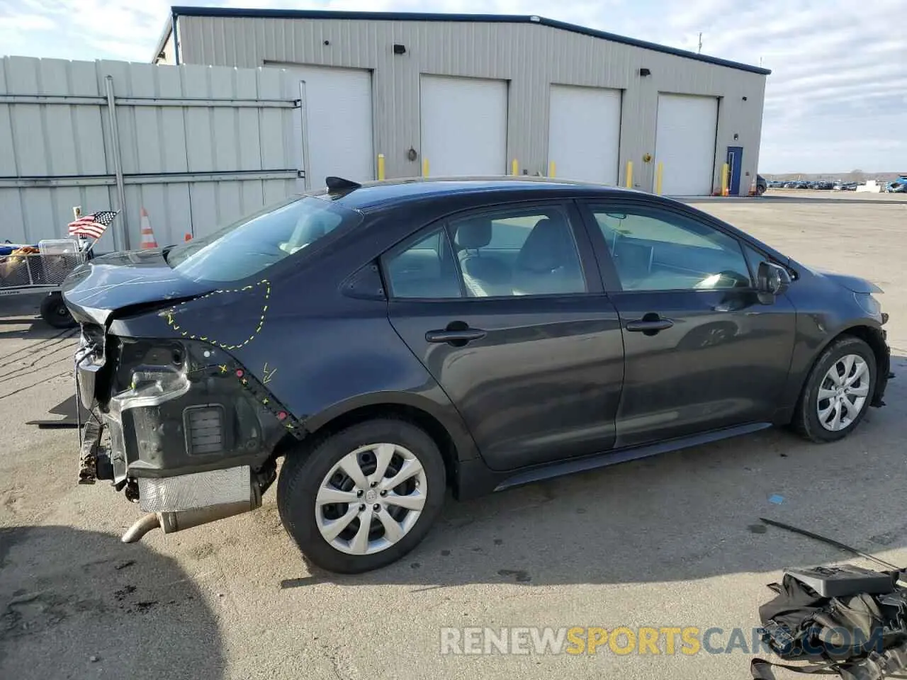3 fotografías del automóvil dañado 5YFEPMAE5MP228705 TOYOTA COROLLA 2021