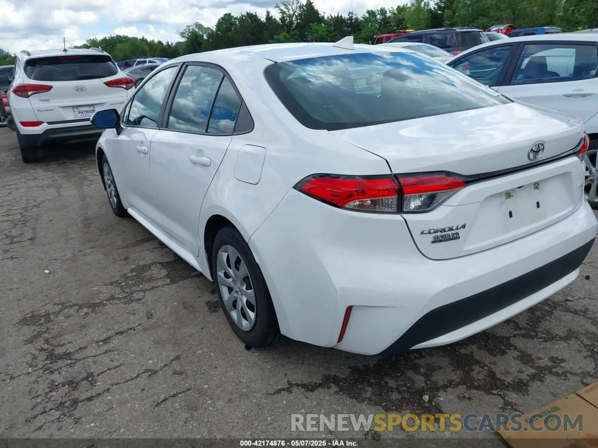 3 fotografías del automóvil dañado 5YFEPMAE5MP236187 TOYOTA COROLLA 2021